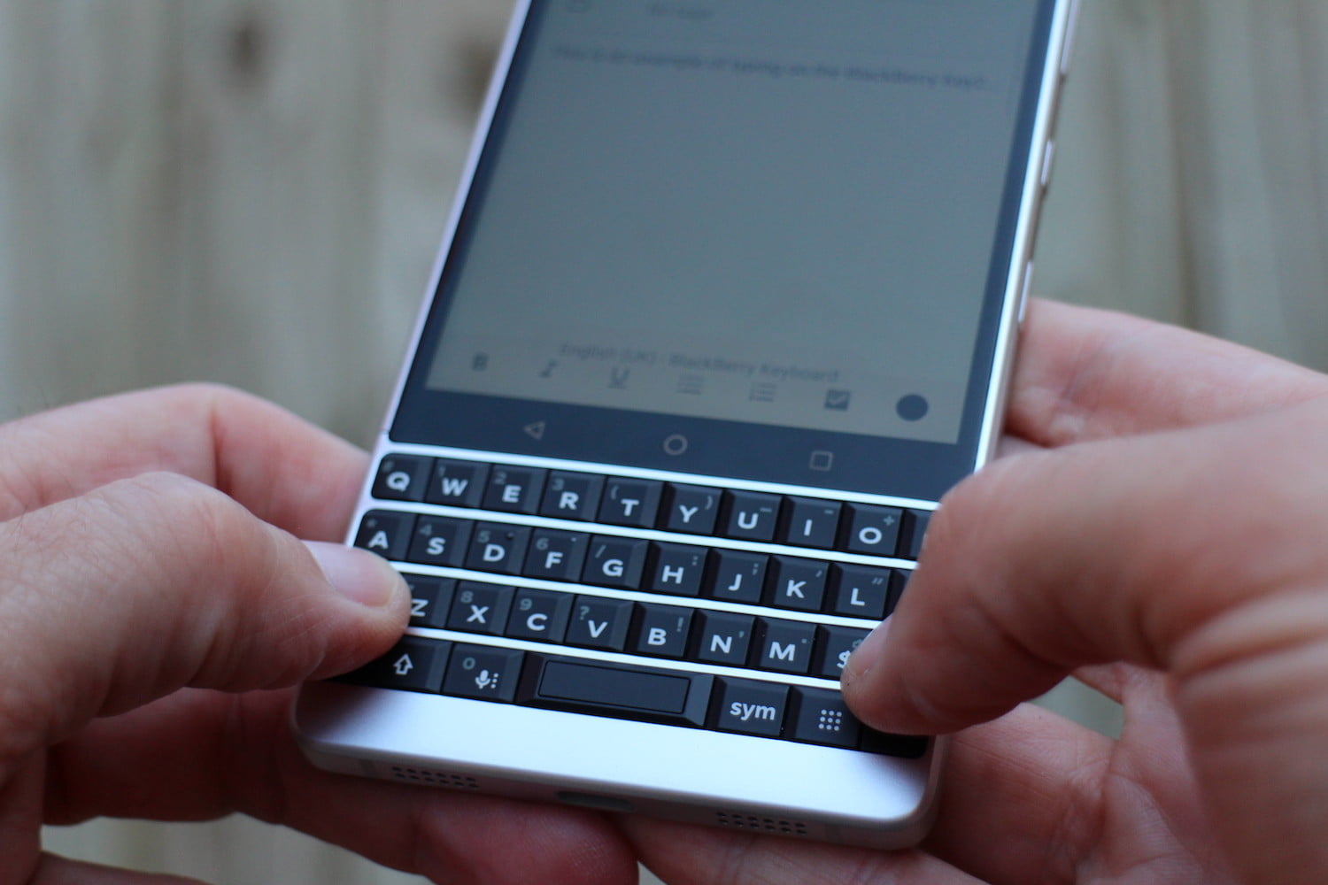 The Future of ‘Dying’ BlackBerrry will Focus on Physical Keyboard