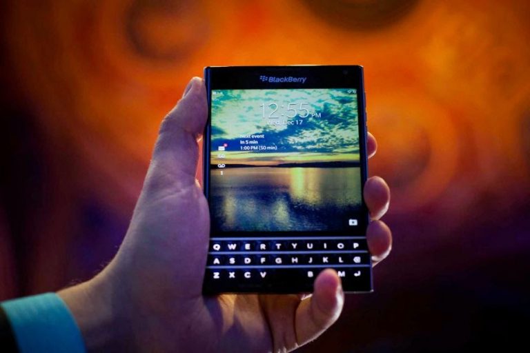 BlackBerry launches their Classic smartphone with a traditional keyboard