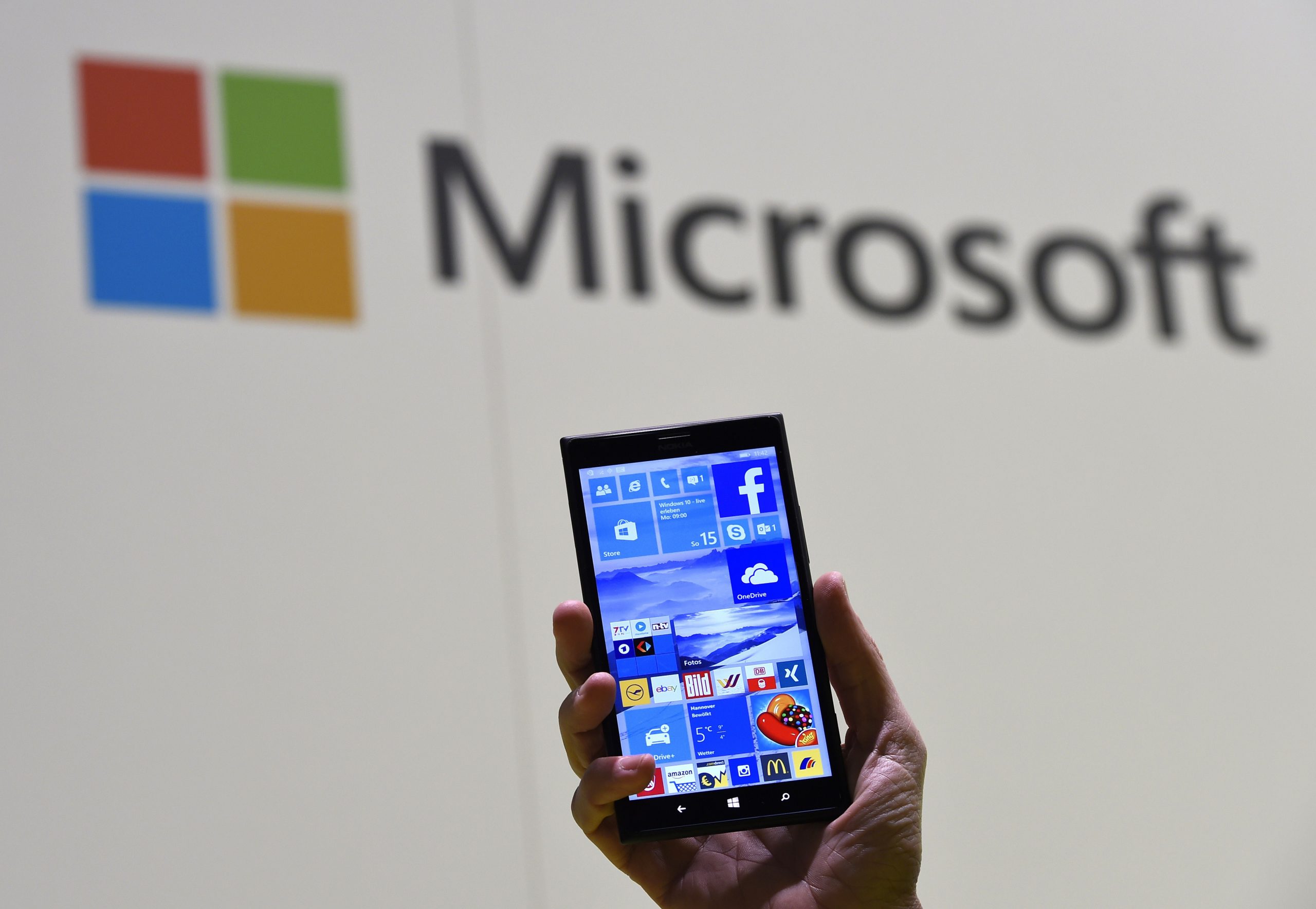 Microsoft Windows 10 making A Great “UP GOING ” In Mobile Market Share