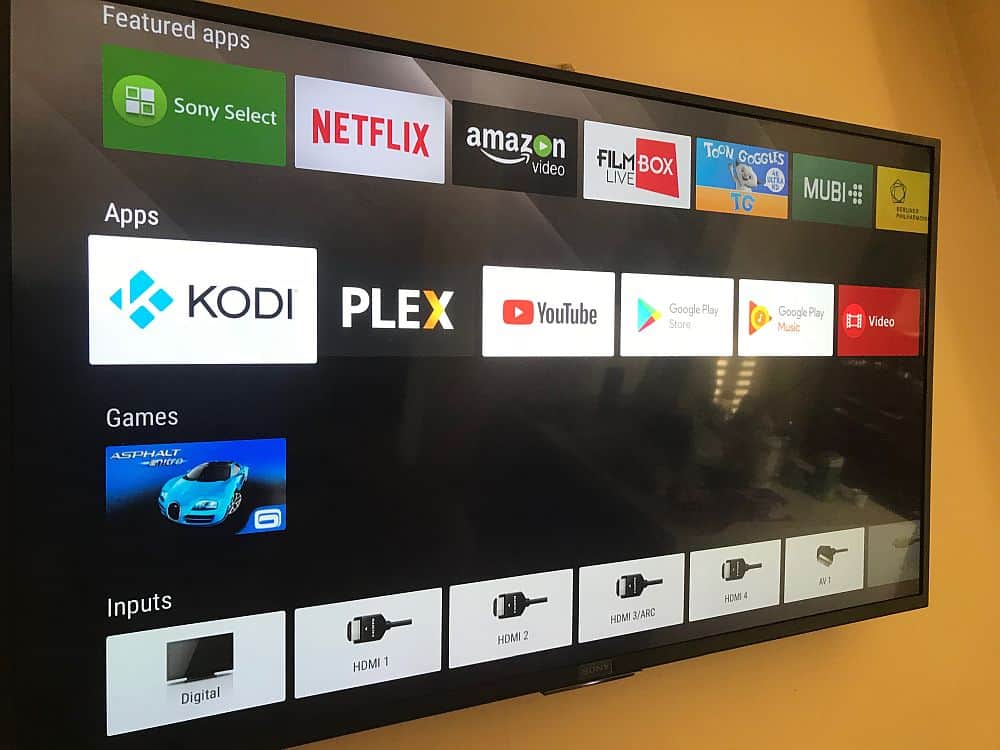 Smart TV with Netflix, YouTube and FilmBox live pre-installed