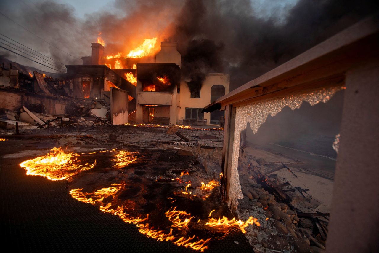 Los Angeles Wildfire Rages Out of Control, Casualties Reported